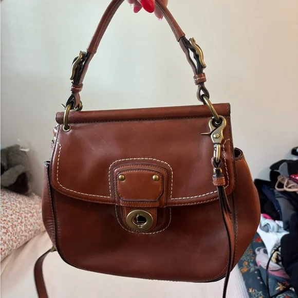 Coach Brown Leather Shoulder Bag with Structured Design - Picture 9 of 9